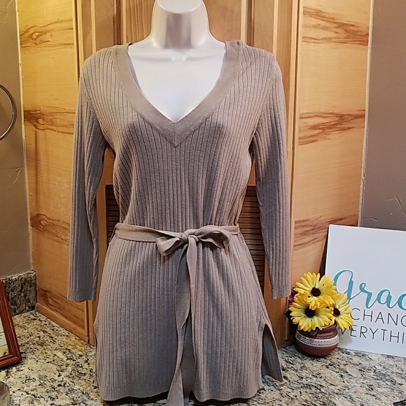 Linda Matthews Sweaters - Linda Matthews v-neck sweater, small NWT